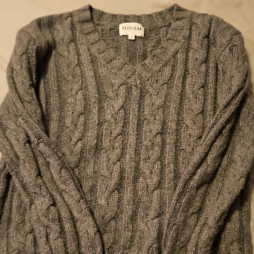 Olive & Oak Charcoal Cable Knit Pullover